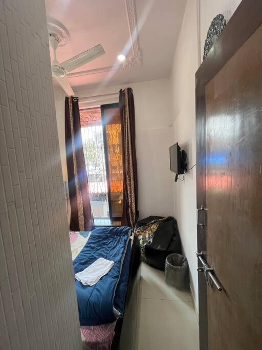 Budget Friendly 2Bhk At Pali Hill Appartement Mumbai  Buitenkant foto