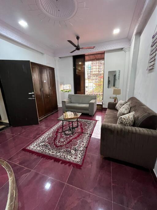 Budget Friendly 2Bhk At Pali Hill Appartement Mumbai  Buitenkant foto