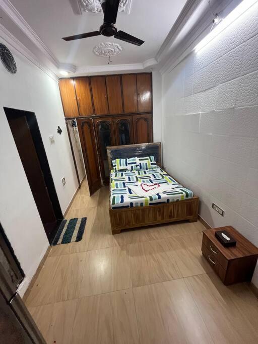 Budget Friendly 2Bhk At Pali Hill Appartement Mumbai  Buitenkant foto