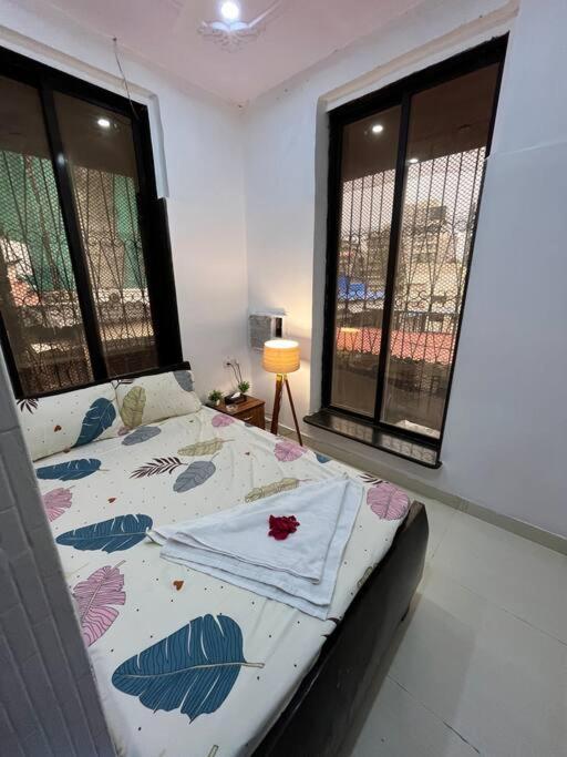 Budget Friendly 2Bhk At Pali Hill Appartement Mumbai  Buitenkant foto