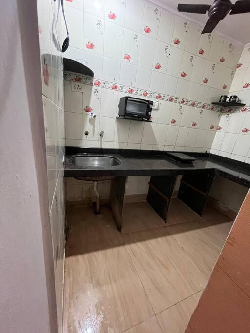 Budget Friendly 2Bhk At Pali Hill Appartement Mumbai  Buitenkant foto