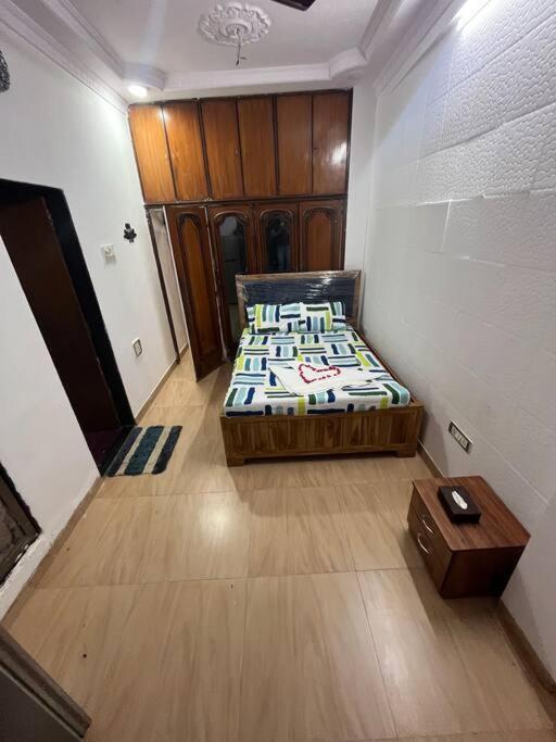 Budget Friendly 2Bhk At Pali Hill Appartement Mumbai  Buitenkant foto